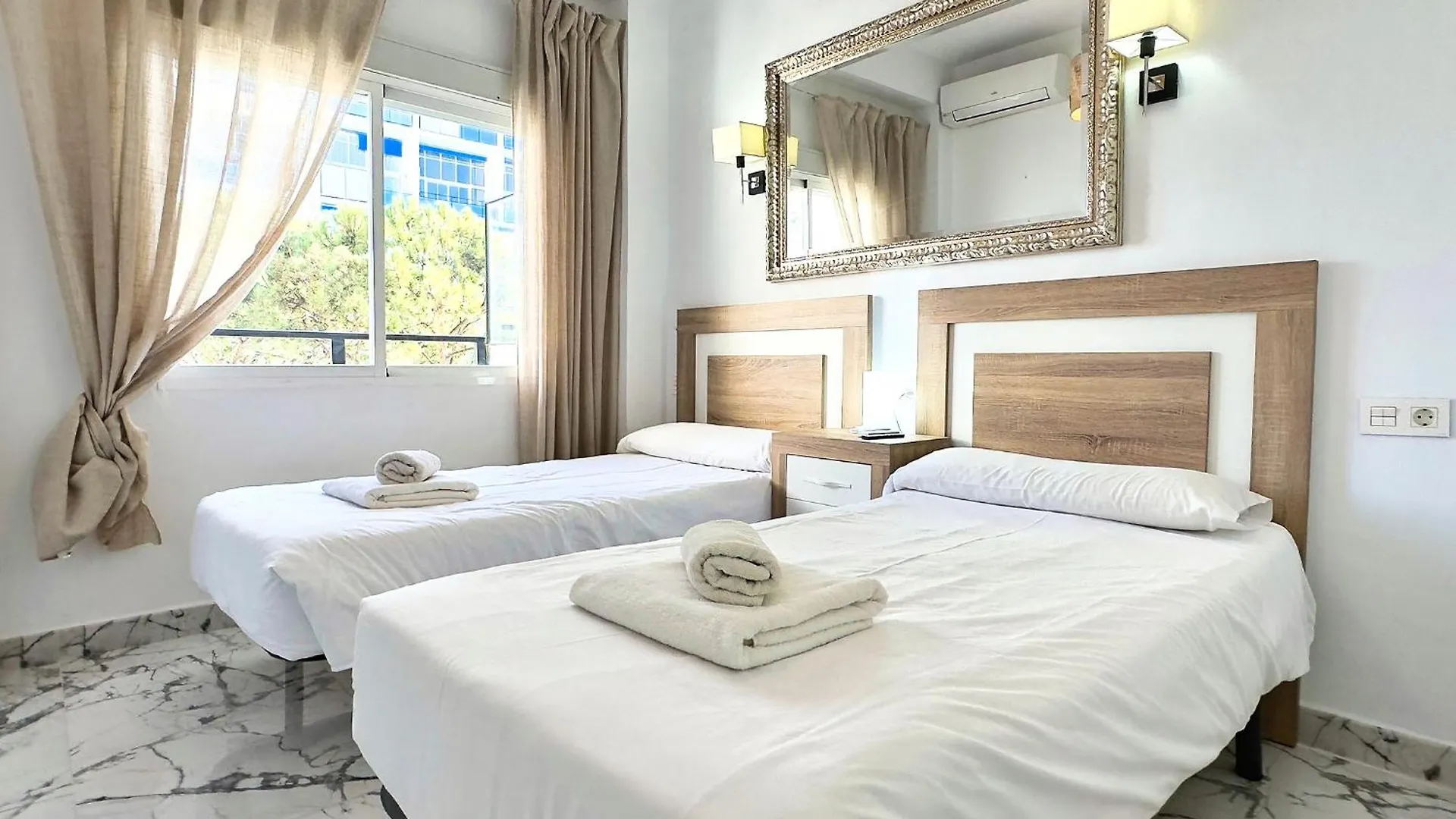 Skol 424 Stunning One-Bedroom Apartment With Sea Views ماربيا