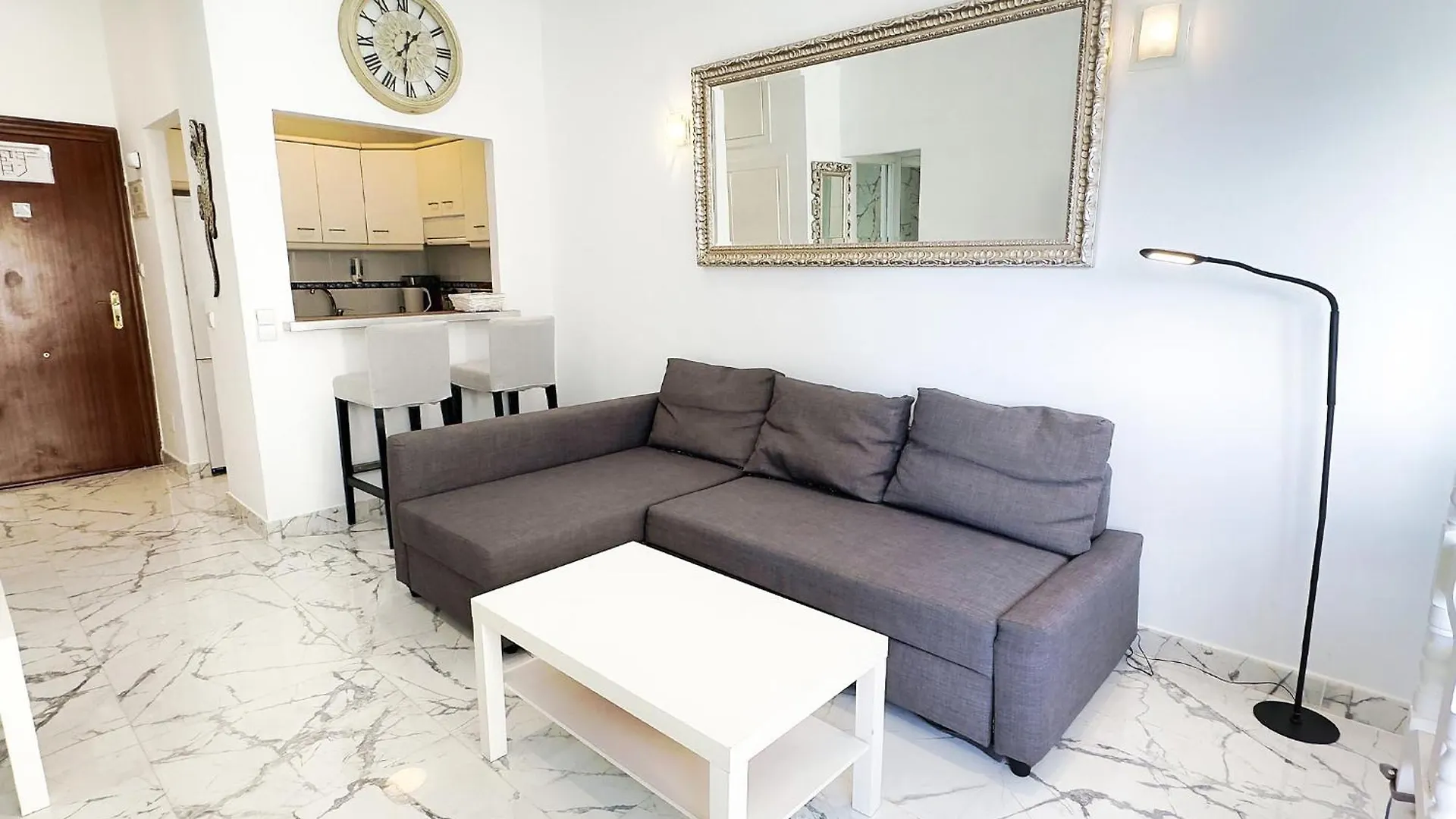 Skol 424 Stunning One-Bedroom Apartment With Sea Views ماربيا