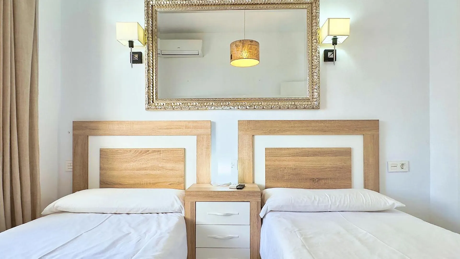 Skol 424 Stunning One-Bedroom Apartment With Sea Views ماربيا
