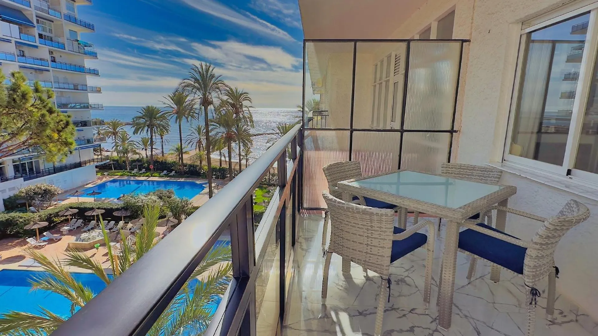 Skol 424 Stunning One-Bedroom Apartment With Sea Views ماربيا