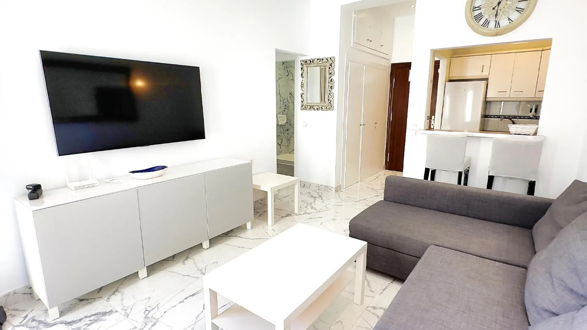 Skol 424 Stunning One-Bedroom Apartment With Sea Views Marbellac